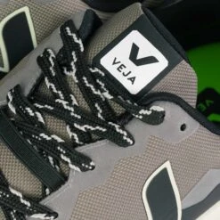 VEJA Fitz Roy Trek-Shell - Basalte/Black -Emporio Clothing Shop veja fitz roy trek shell basalte black p57293 829059 image