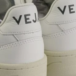 VEJA V-90 O.T Leather - Extra White -Emporio Clothing Shop veja v 90 o t leather extra white p60934 897550 image
